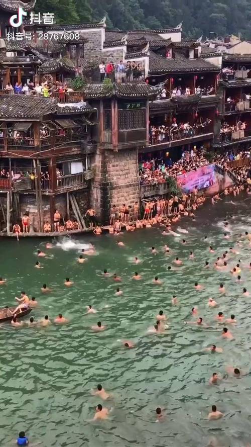 2022年澳门开奖结果和凤凰古城百人抢鸭子与凤凰古城百人抢鸭子是真的吗