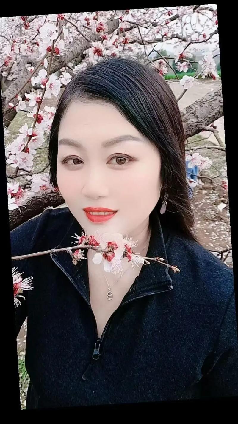 2025新澳正版资料今晚和宁静一双袜子卖59元与宁静鞋子